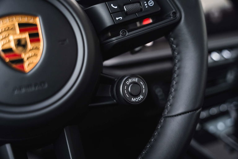 Porsche 992 Carrera 4 GTS