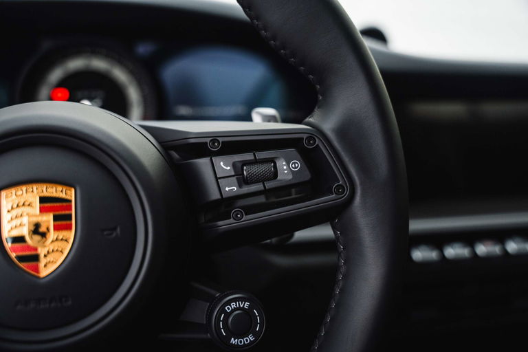 Porsche 992 Carrera 4 GTS