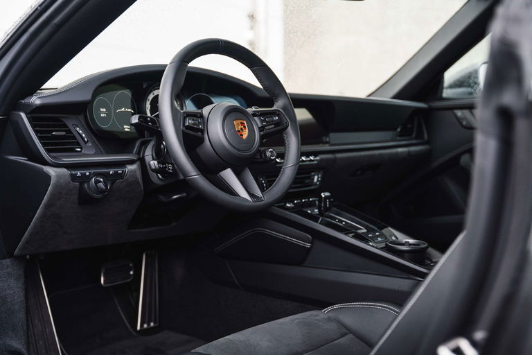 Porsche 992 Carrera 4 GTS