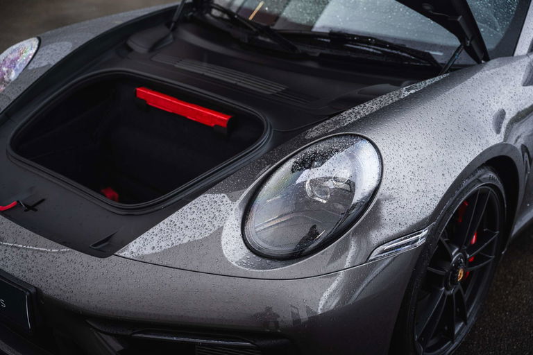 Porsche 992 Carrera 4 GTS