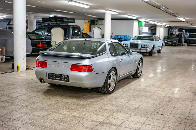 Porsche 968