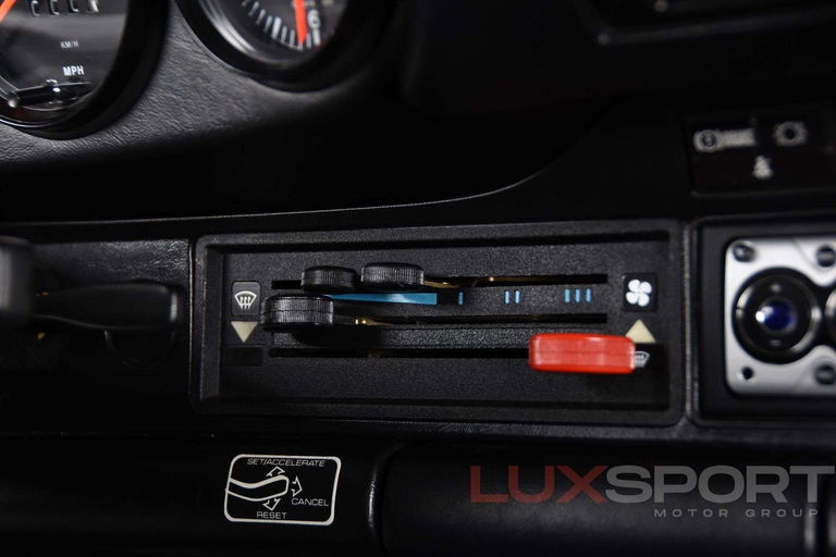 Porsche 911 Carrera 3.2 (US)