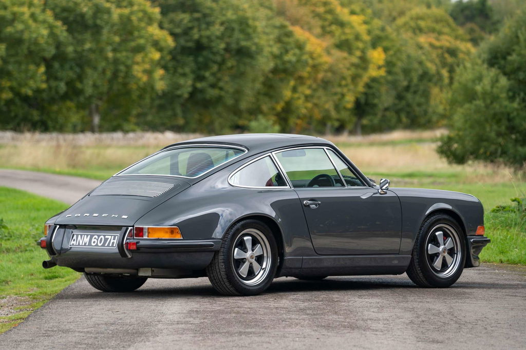 Porsche 911 Backdate