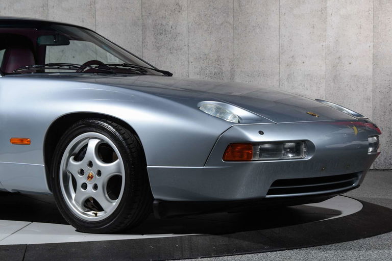 Porsche 928 GTS