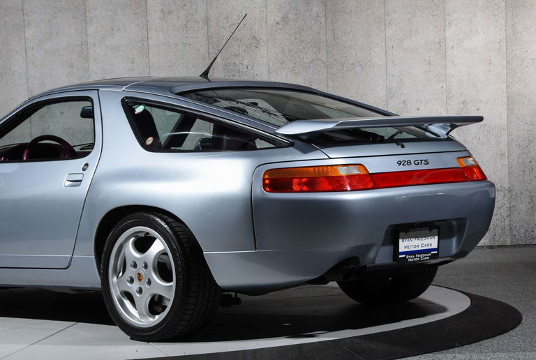 Porsche 928 GTS