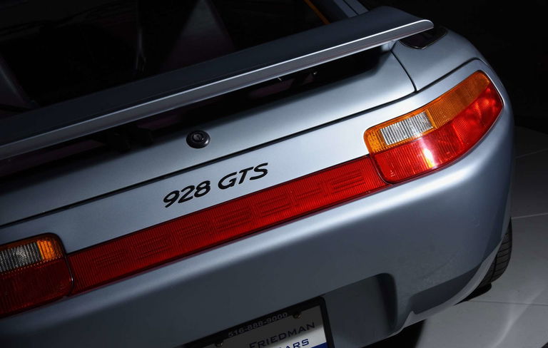 Porsche 928 GTS