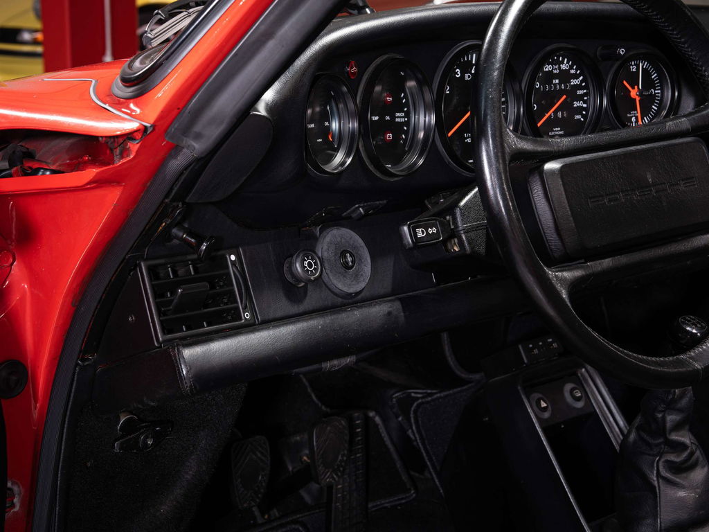 Porsche 911 Carrera 3.2