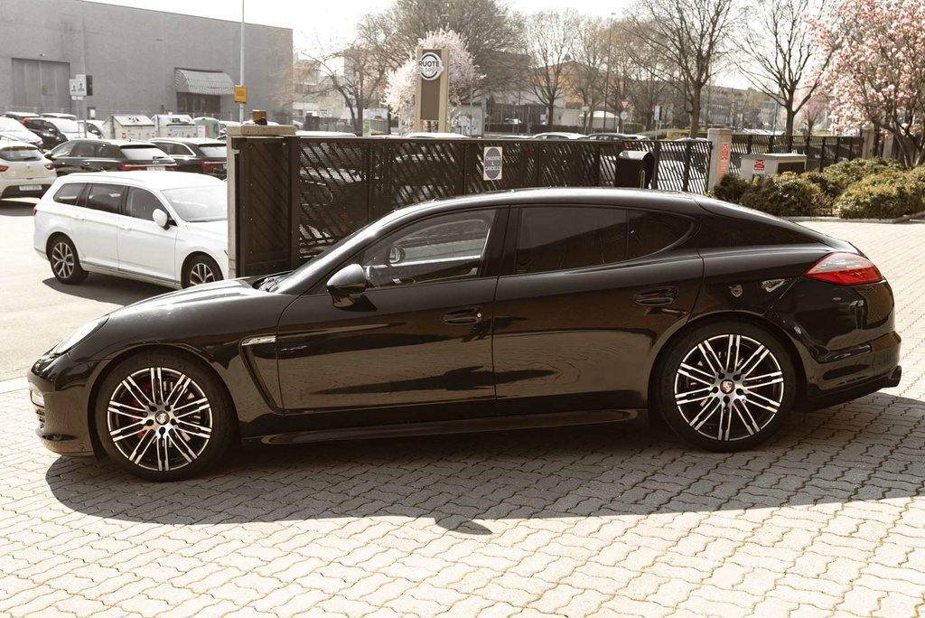 Porsche Panamera 4S