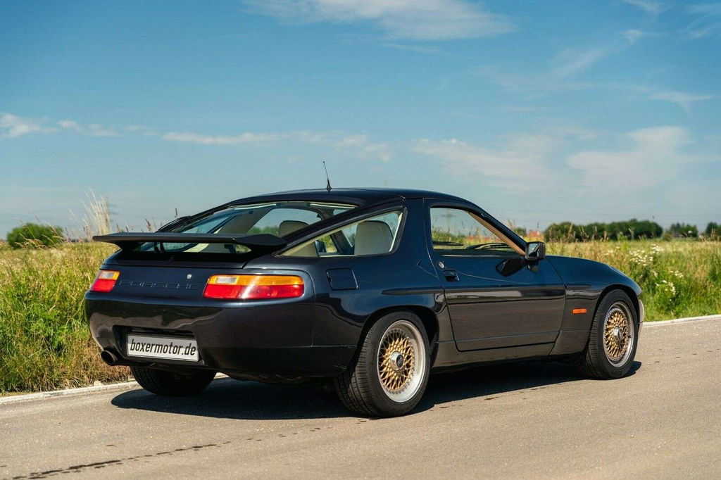 Porsche 928 S4