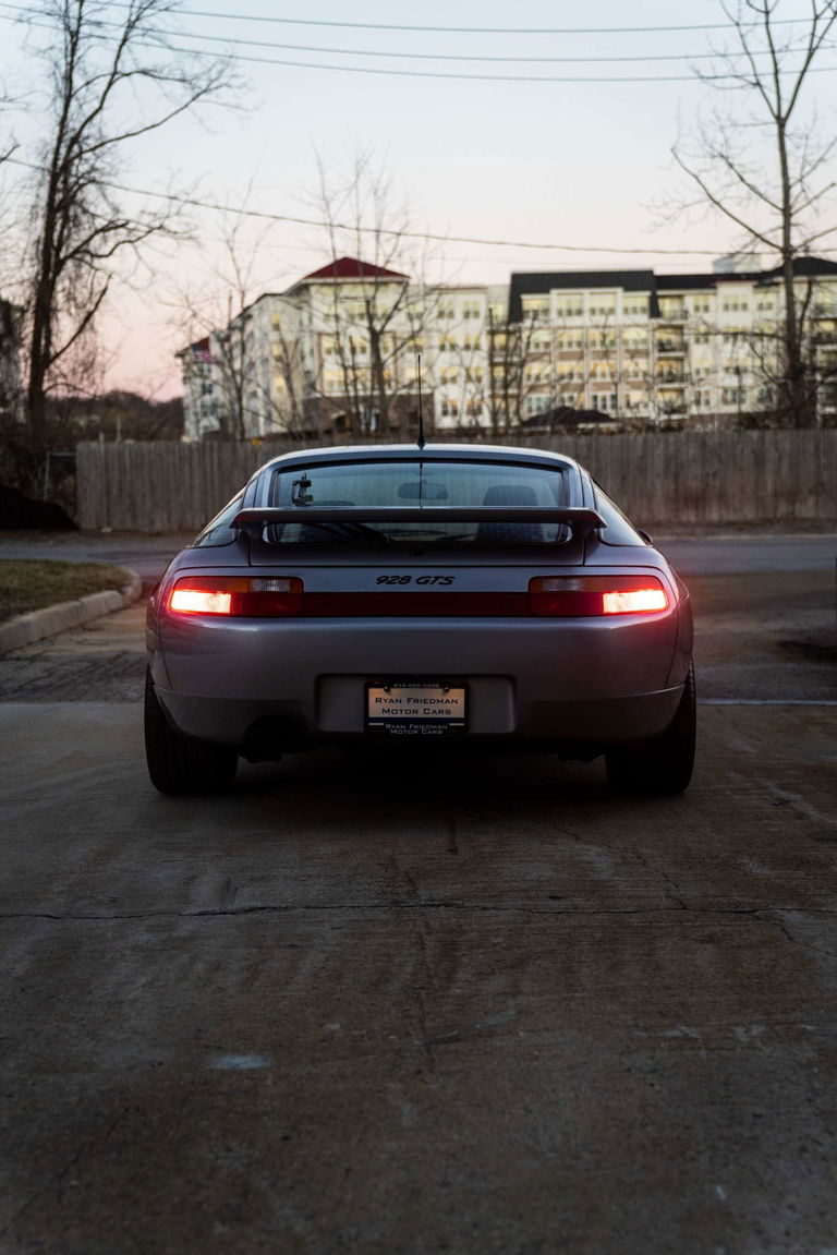 Porsche 928 GTS