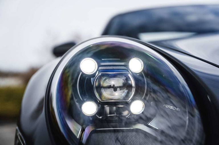 Porsche 992 GT3 Touring