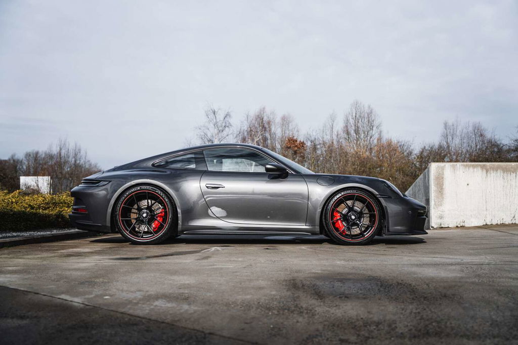 Porsche 992 GT3 Touring