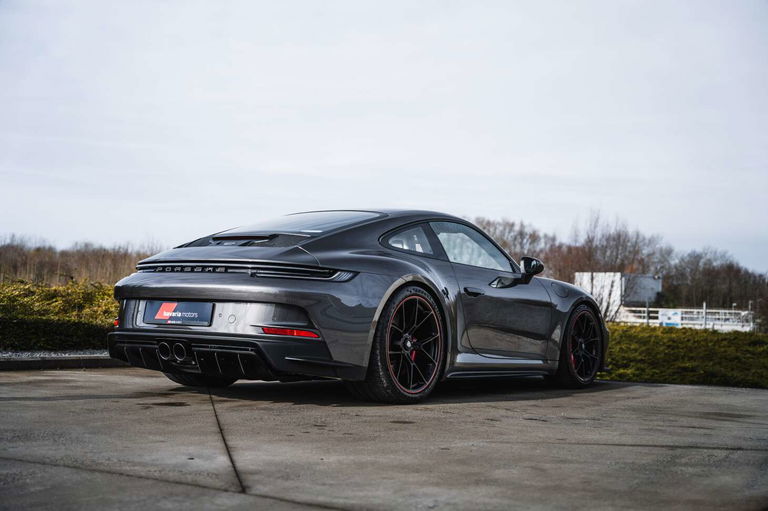 Porsche 992 GT3 Touring
