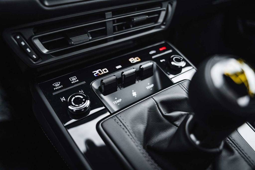 Porsche 992 GT3 Touring