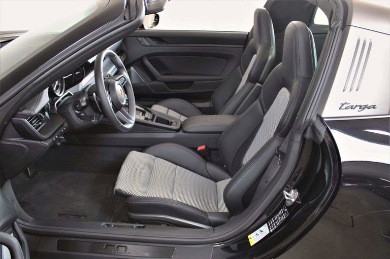 Porsche 992 Edition 50 Jahre Porsche Design