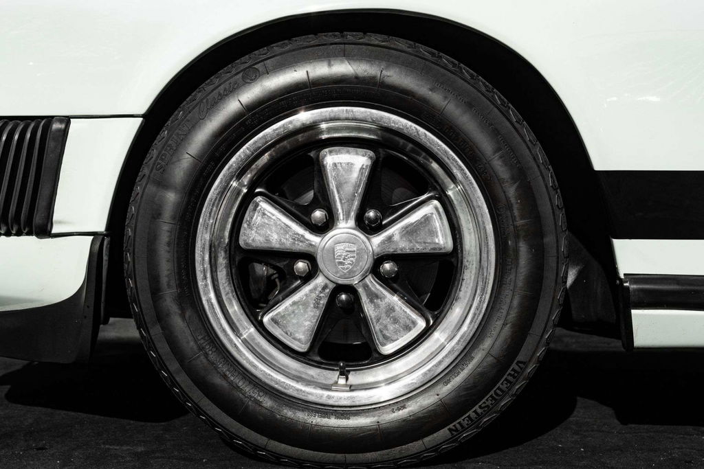 Porsche 911 Carrera 2,7