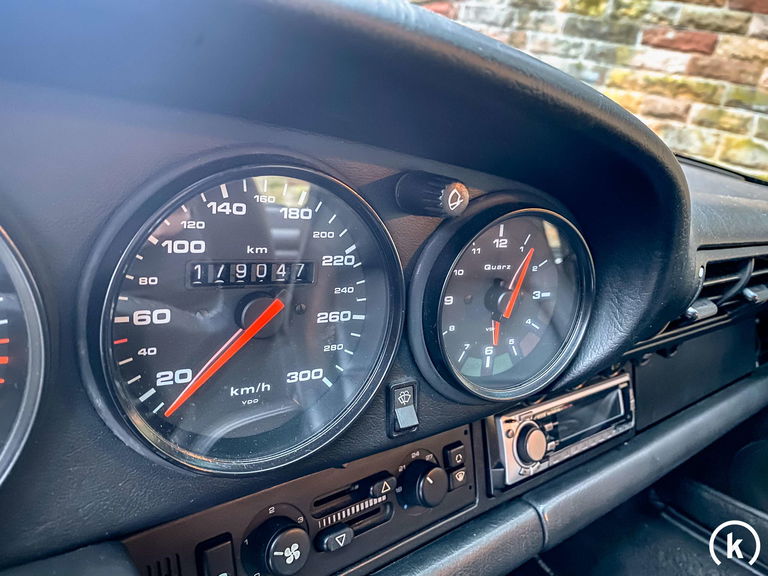 Porsche 964 Carrera 4