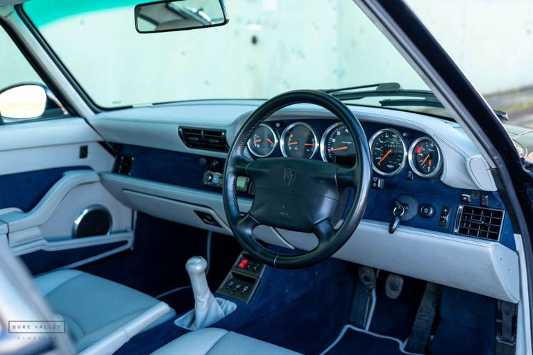 Porsche 993 Carrera 4