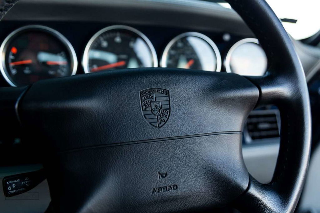 Porsche 993 Carrera 4