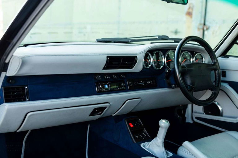 Porsche 993 Carrera 4