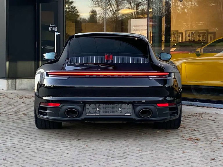 Porsche 992 Carrera 4
