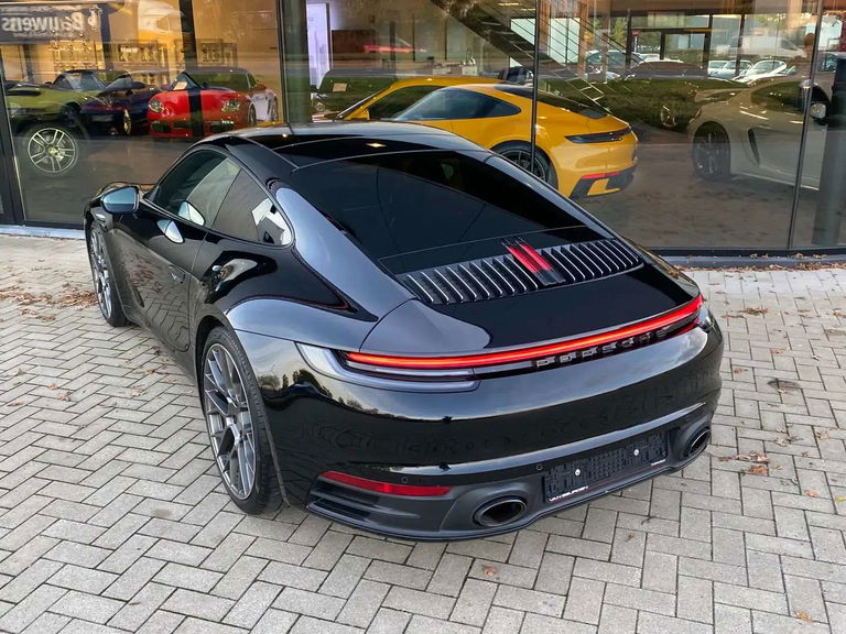 Porsche 992 Carrera 4