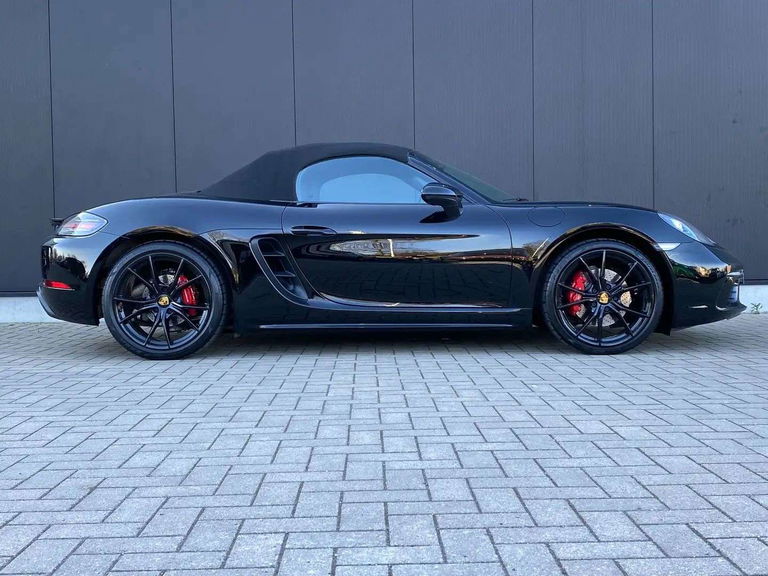 Porsche 718 Boxster