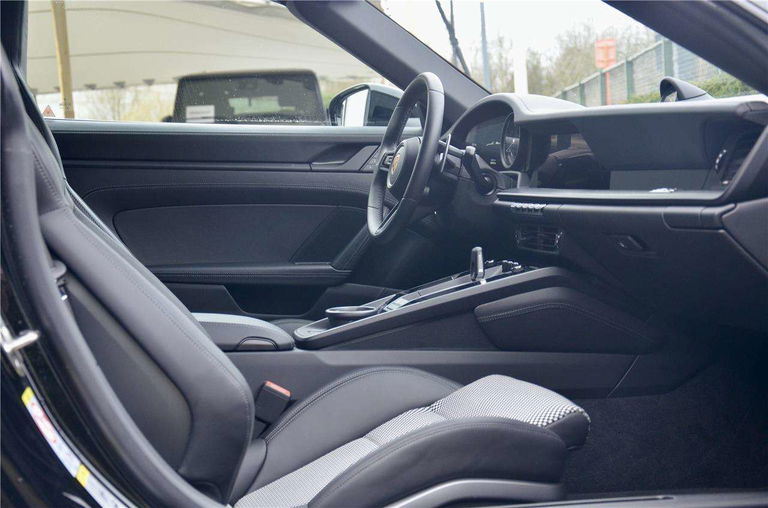 Porsche 992 Edition 50 Jahre Porsche Design