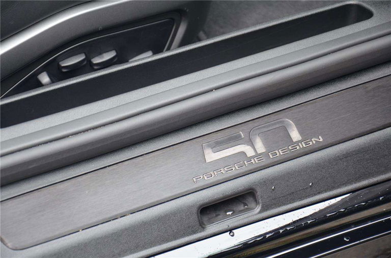 Porsche 992 Edition 50 Jahre Porsche Design