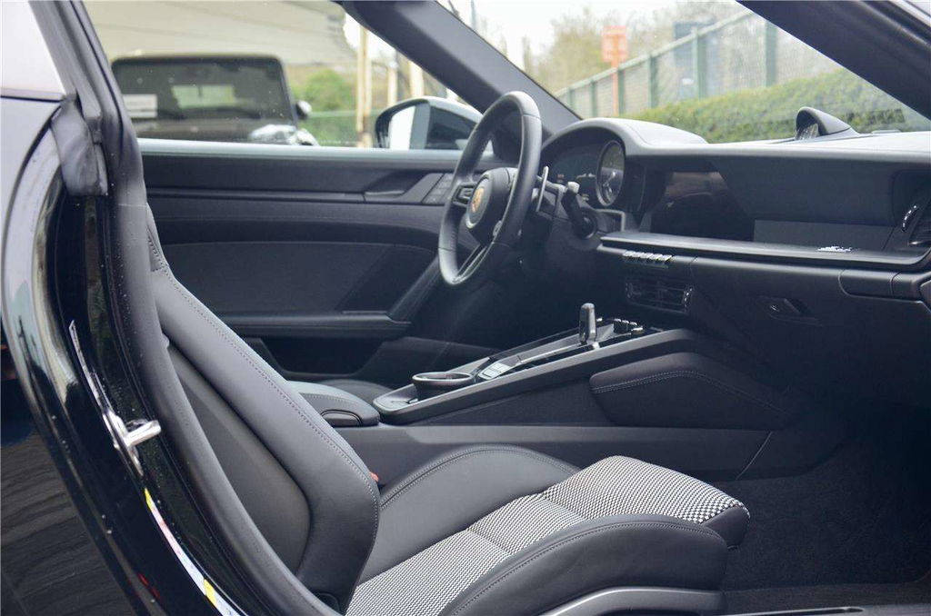 Porsche 992 Edition 50 Jahre Porsche Design