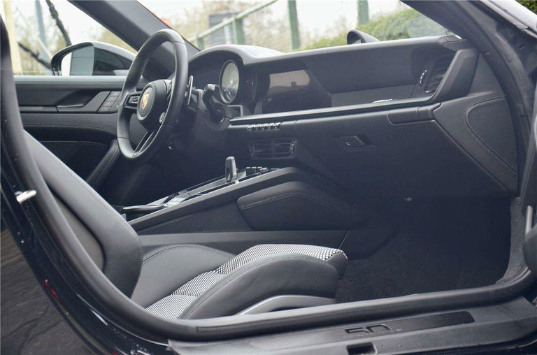 Porsche 992 Edition 50 Jahre Porsche Design