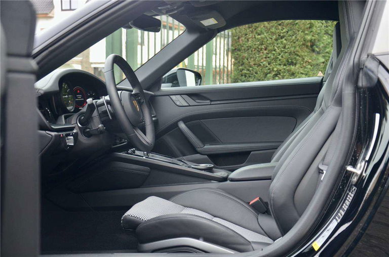 Porsche 992 Edition 50 Jahre Porsche Design