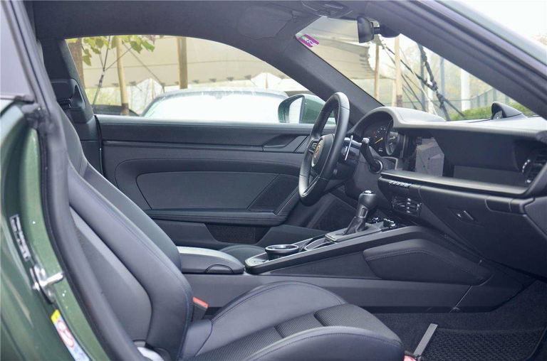 Porsche 992 GT3 Touring