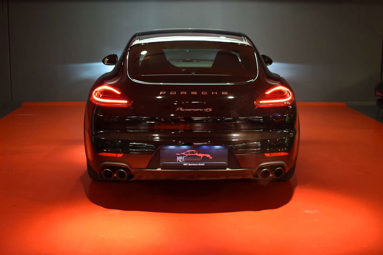 Porsche Panamera 4S