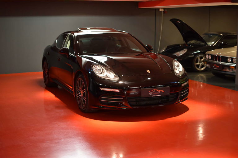 Porsche Panamera 4S