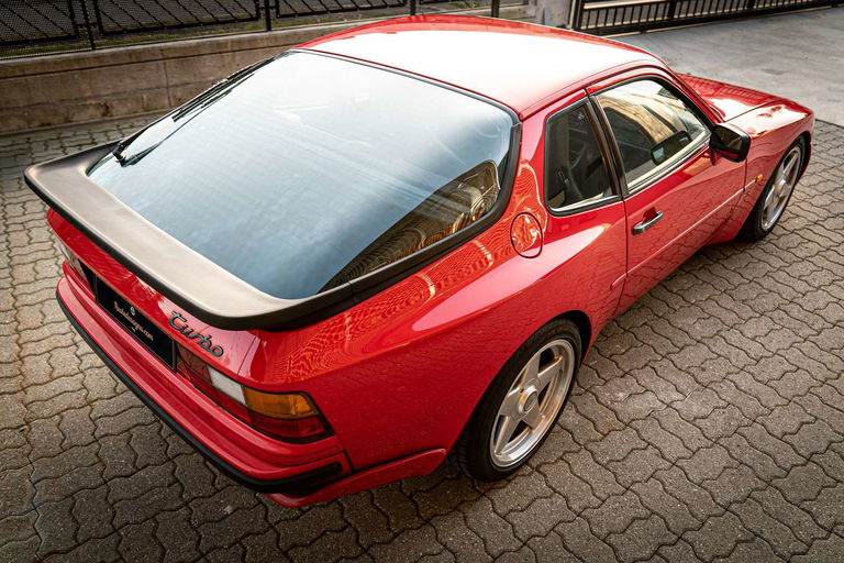Porsche 944 Turbo S Coupé