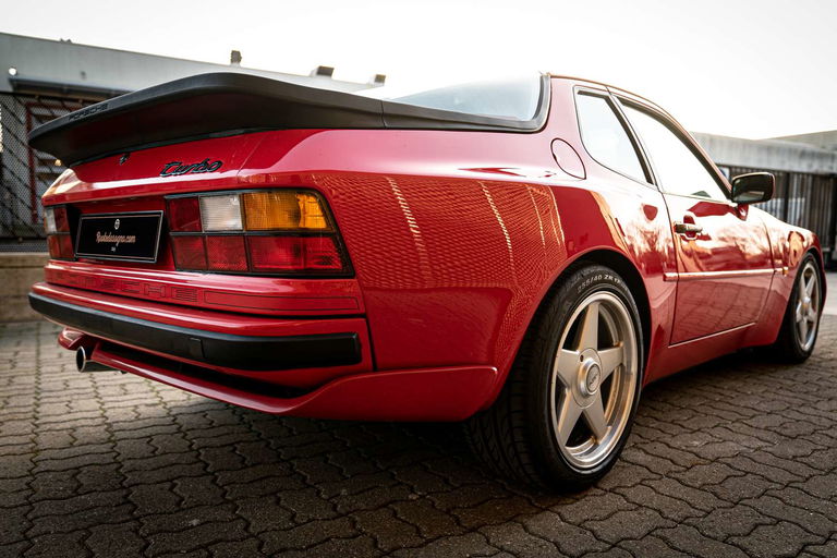 Porsche 944 Turbo S Coupé