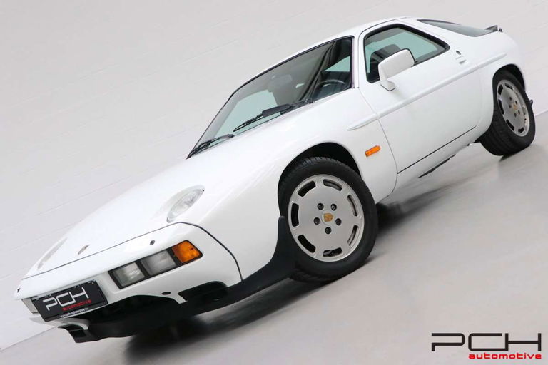 Porsche 928 S