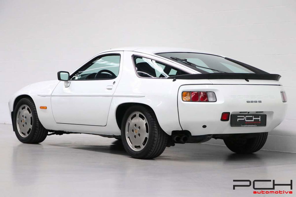 Porsche 928 S