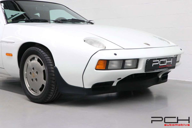 Porsche 928 S