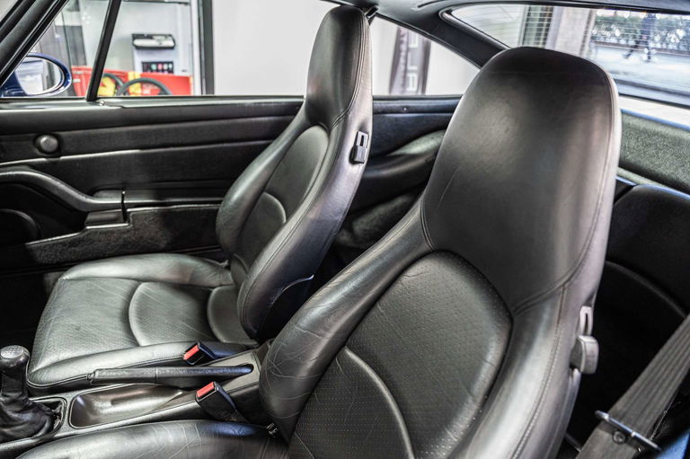Porsche 993 Carrera 4