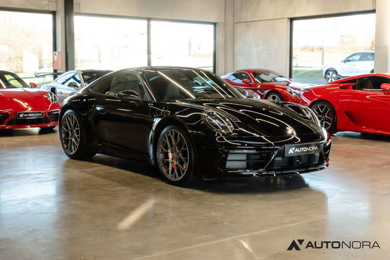 Porsche 992 Carrera 4S