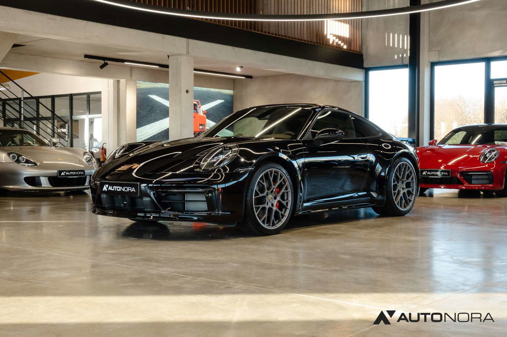 Porsche 992 Carrera 4S
