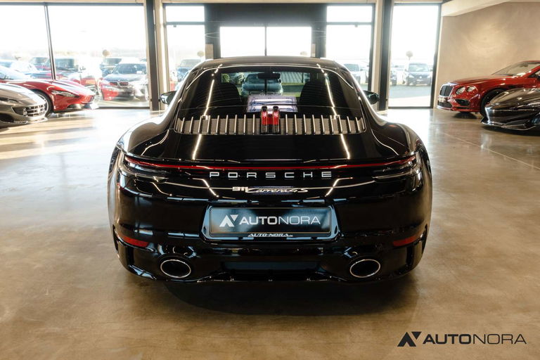 Porsche 992 Carrera 4S