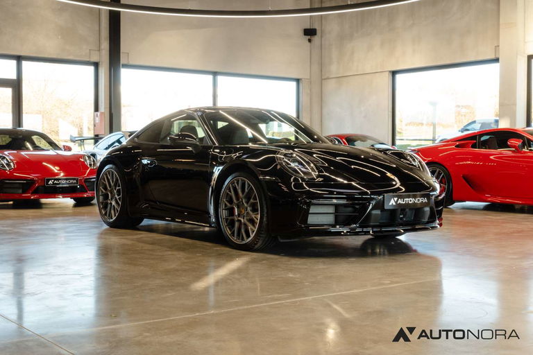 Porsche 992 Carrera 4S