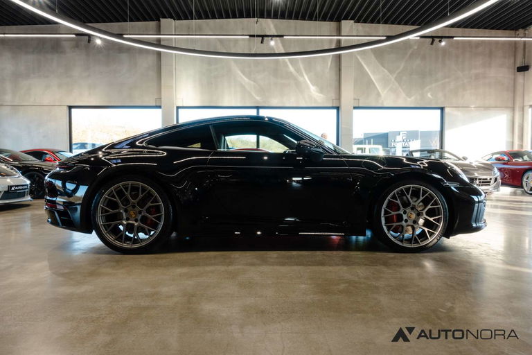 Porsche 992 Carrera 4S