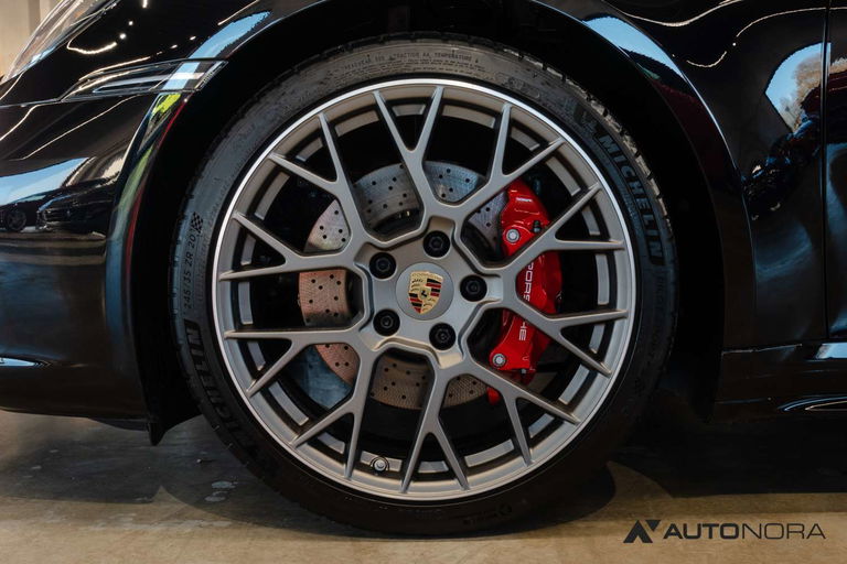 Porsche 992 Carrera 4S