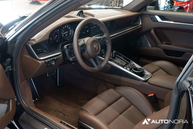 Porsche 992 Carrera 4S