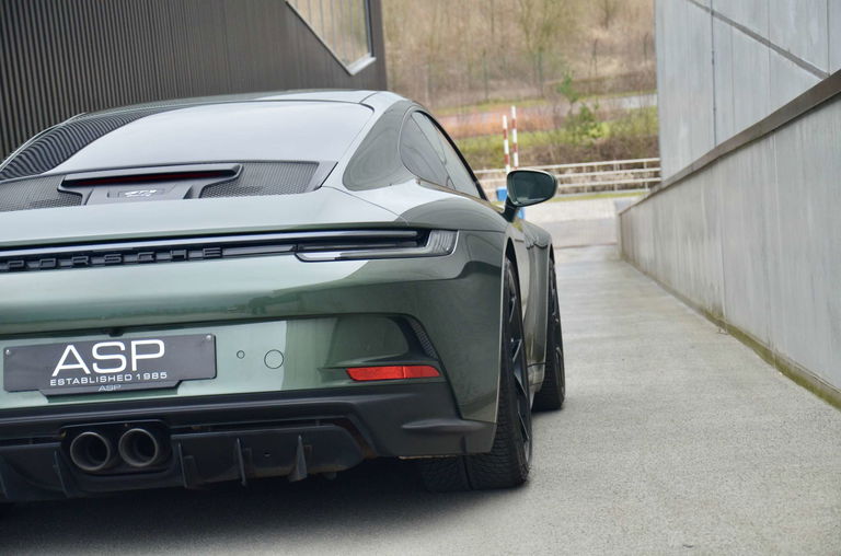 Porsche 992 GT3 Touring