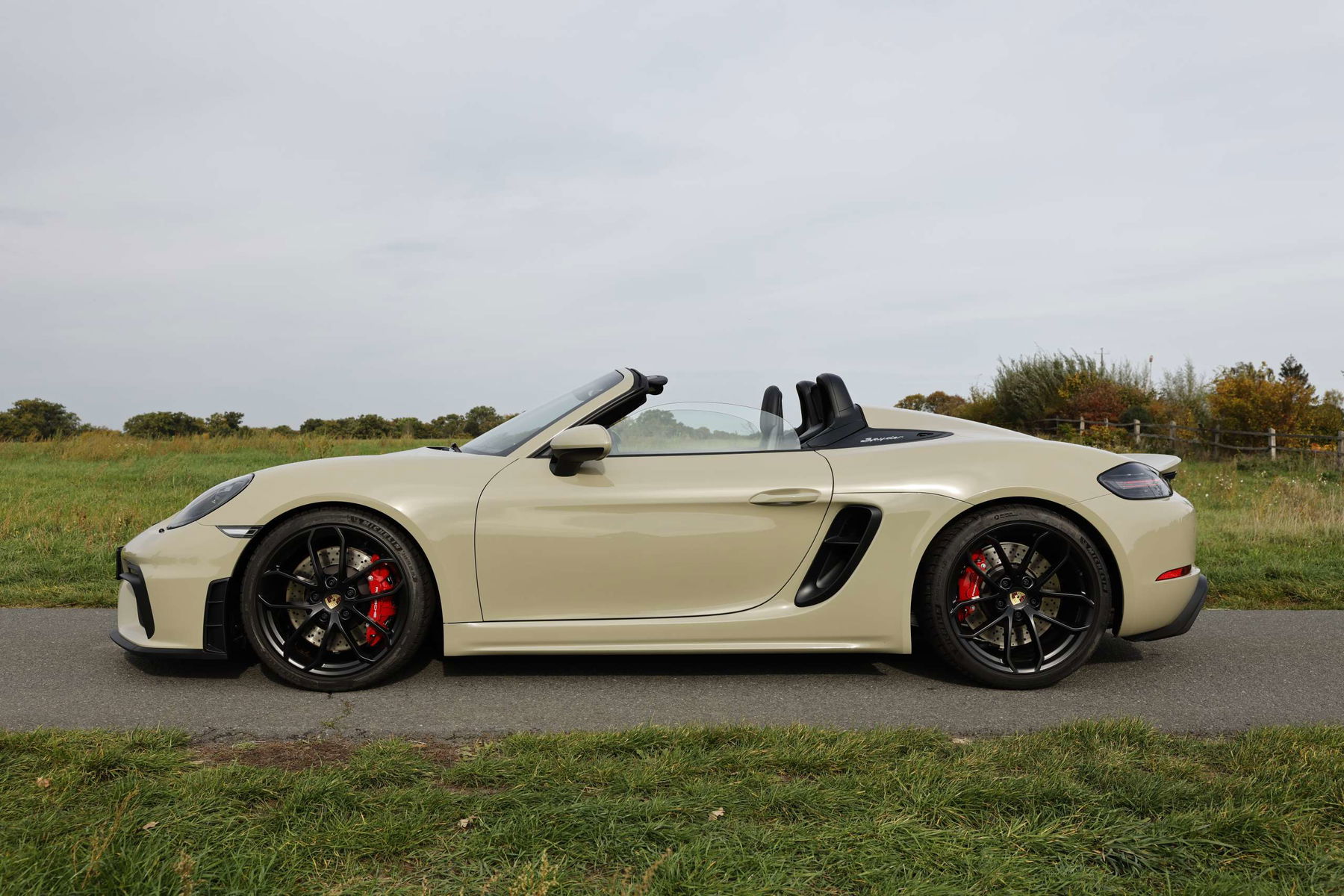 718 sunny  Porsche 718 Spyder 2022 - elferspot.com - Marketplace for